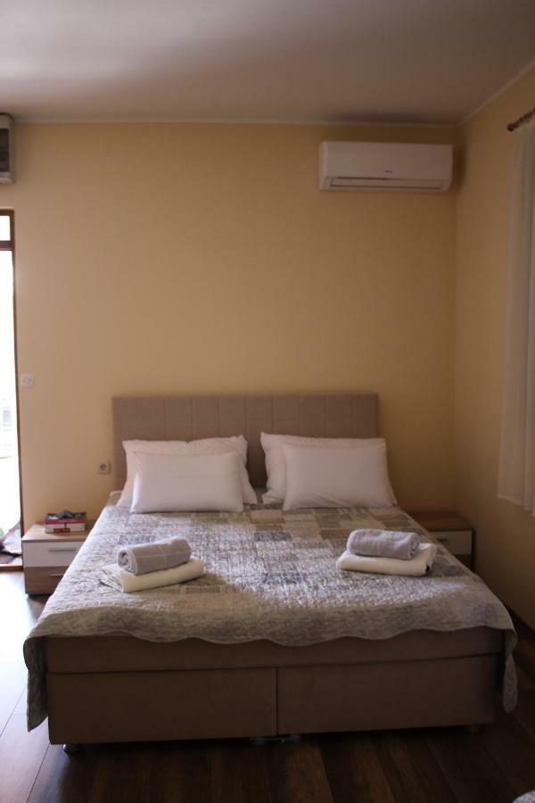 Studio Apartman Ana ชิเบนิก ภายนอก รูปภาพ